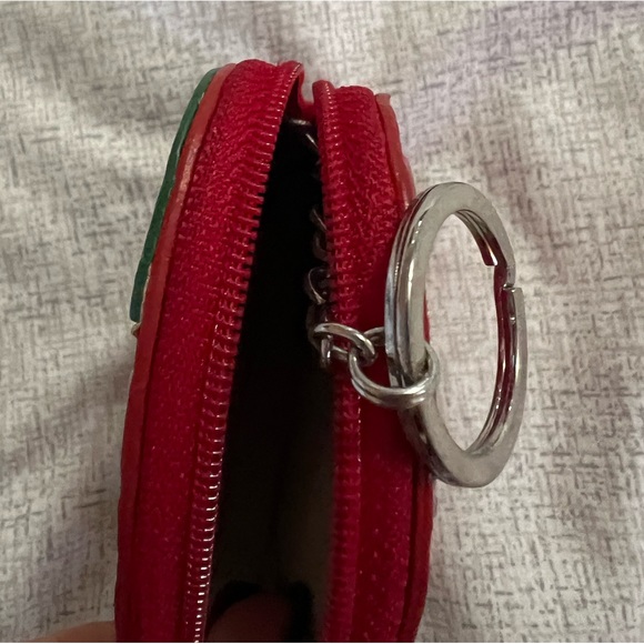 EUC Coach Vintage Signature Red Apple Coin Purse Patent Leather Wristlet - Picture 9 of 12